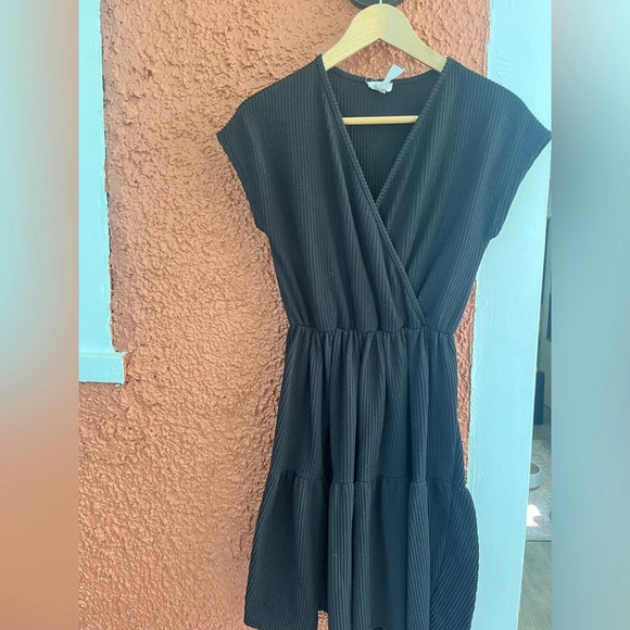 Women’s Caution to The Wind Black Faux Wrap Front Waffle Knit Dress Size Small - Picture 1 of 3
